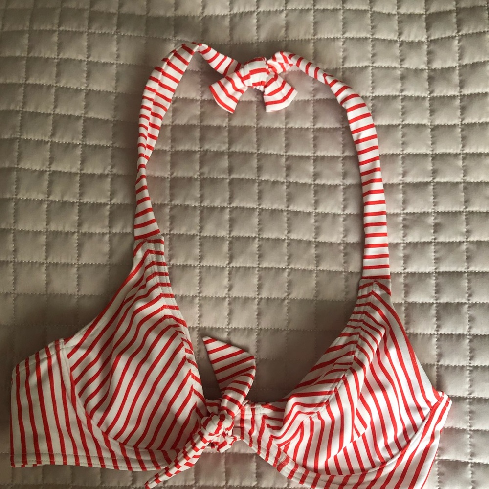 Under wire Halter top